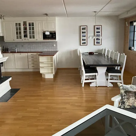 In Out 5 Bedrooms Sauna דירה *
