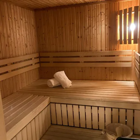 In Out 5 Bedrooms Sauna דירה *